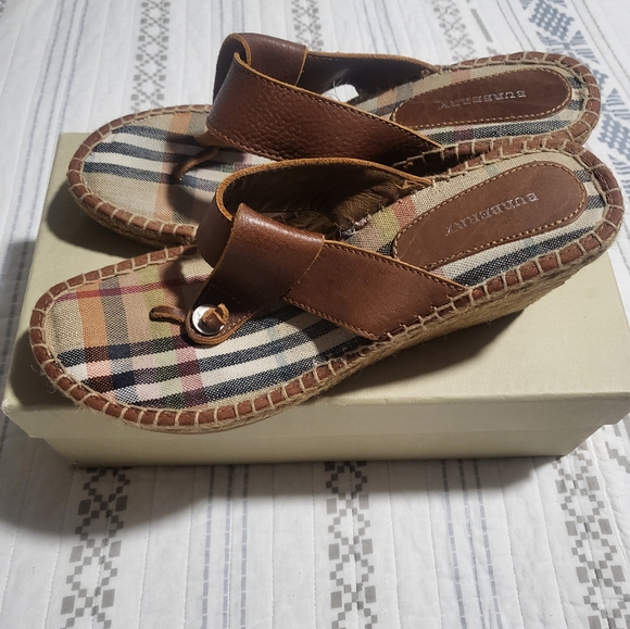 Burberry Authentic Nova Check Brown Leather Espadrille Wedge Sandals Sz 40 US 9 - Picture 2 of 6